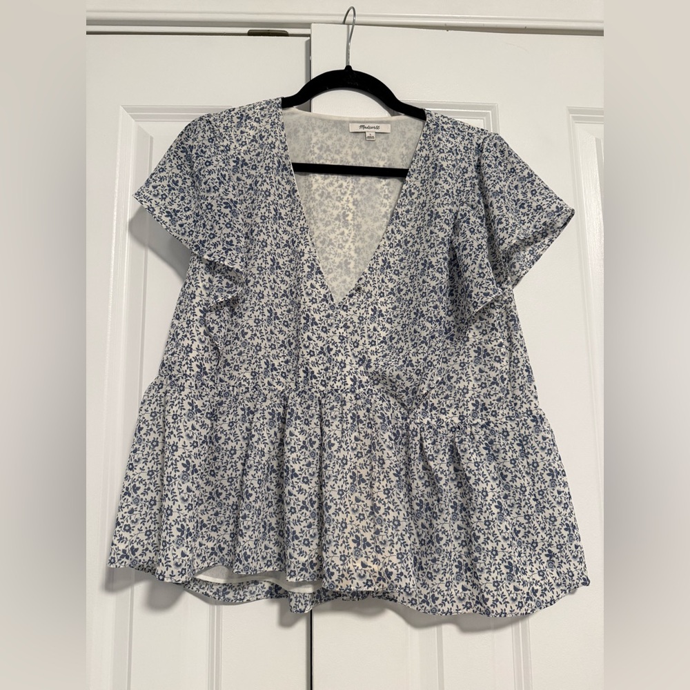 Georgette Ruffle-Sleeve Peplum Top in Americana Floral